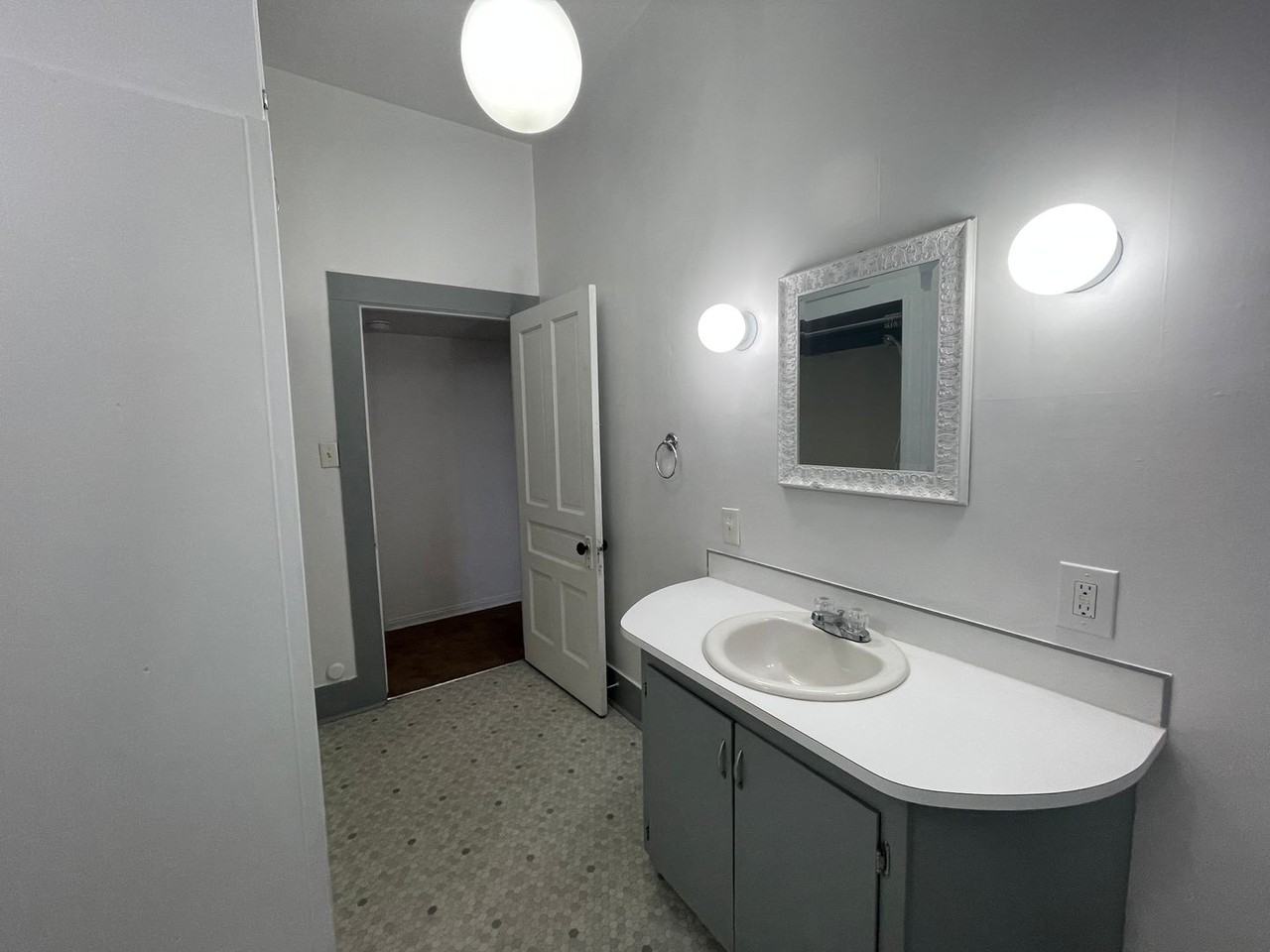 576 Main [PRM: Marlene] (2) - Photo 4 of 50