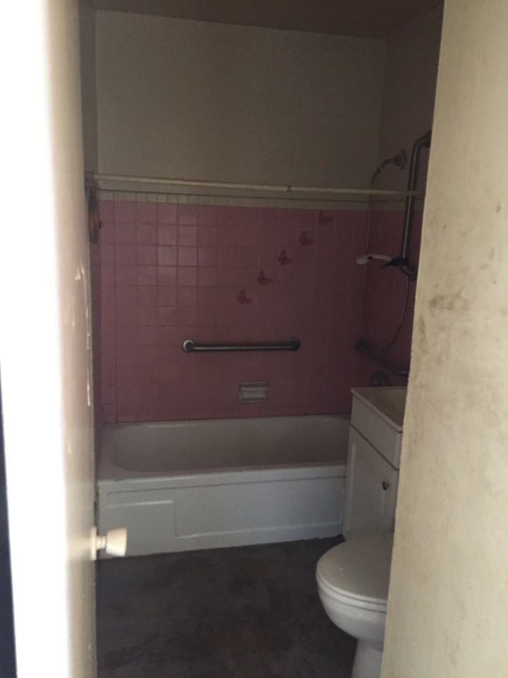 1842 N Saint Louis Ave - Photo 4 of 5