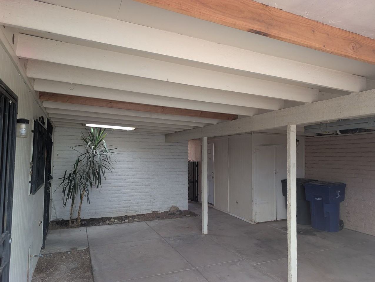 2546 W Calle Genova - Photo 3 of 34