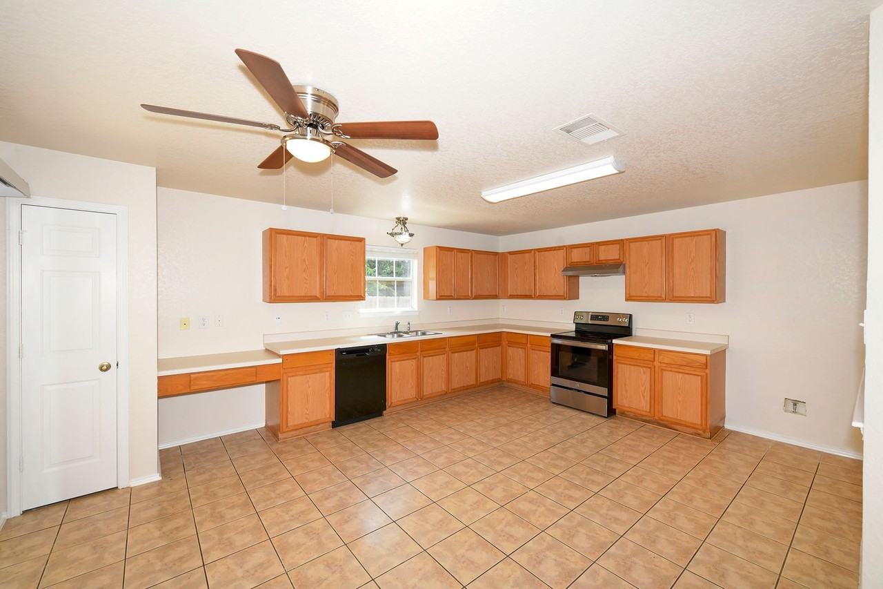 30 Knights Peak - Photo 7 of 27