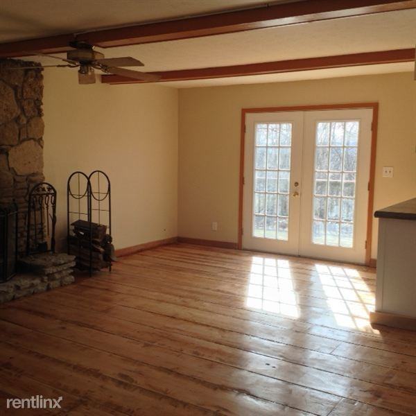 139 Webb Ln - Photo 3 of 4