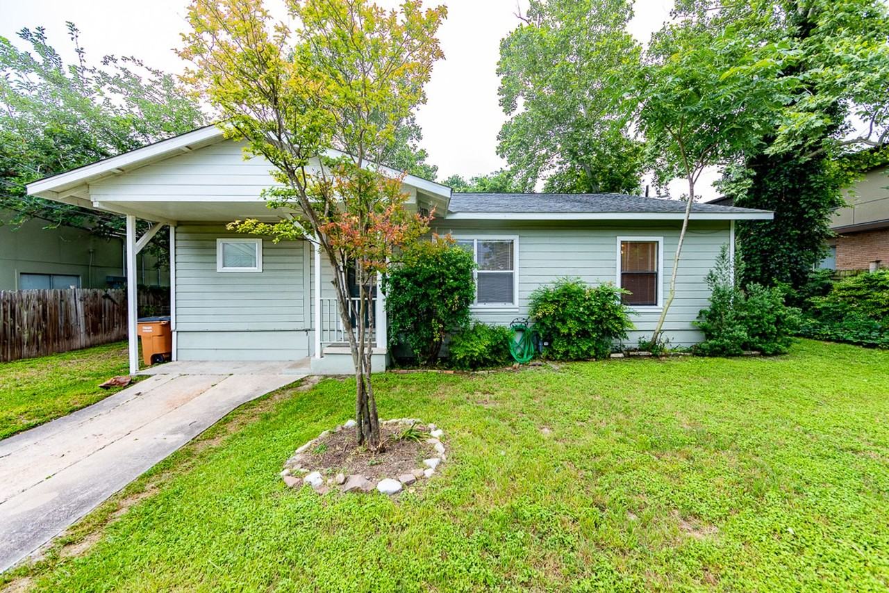 5515 Roosevelt Avenue