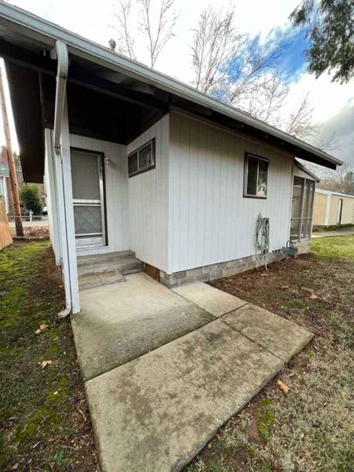 310 8th St - Photo 2 of 34