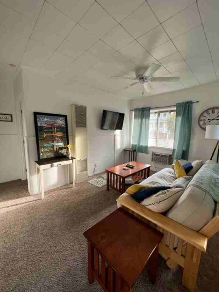 310 8th St - Photo 5 of 34