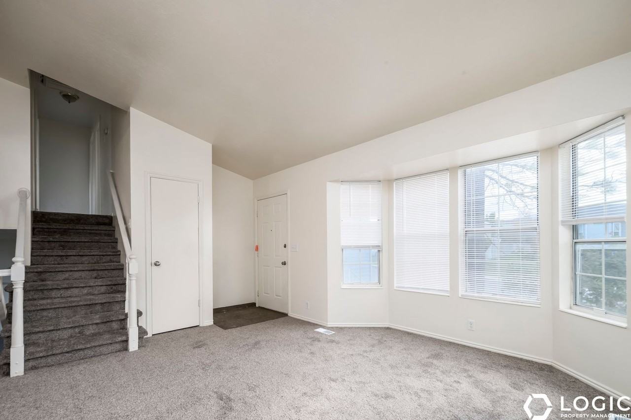 4445 5720 West - Photo 3 of 21