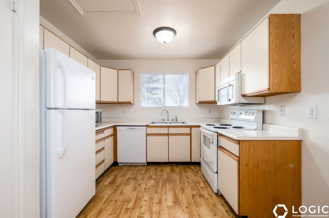 4445 5720 West - Photo 6 of 21