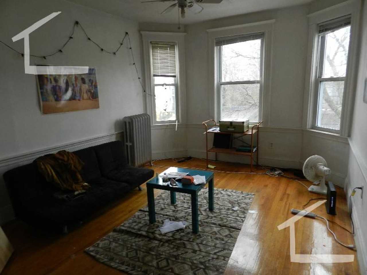 43 Atkins St - Photo 7 of 11