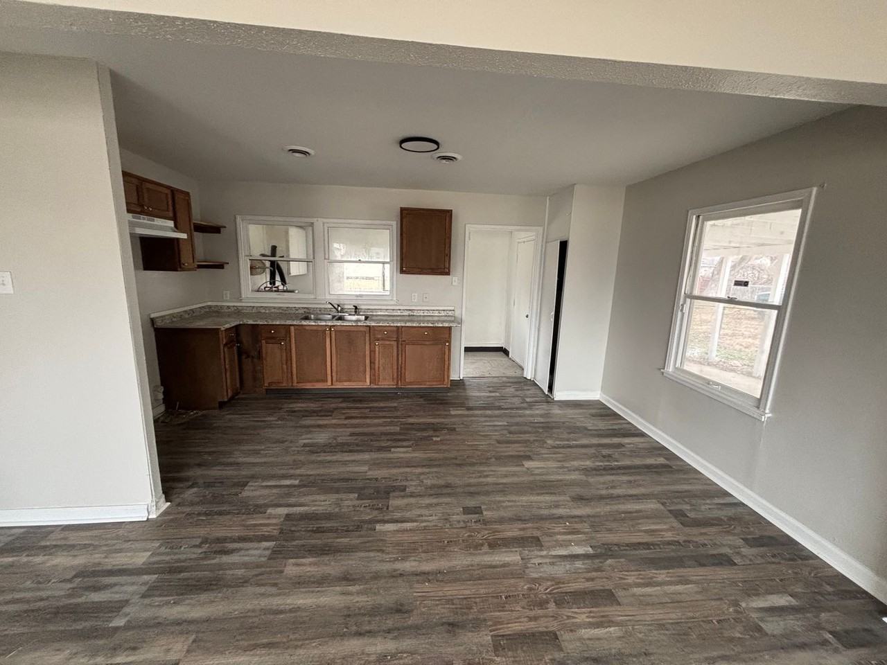 21 Dora Drive - Photo 3 of 10