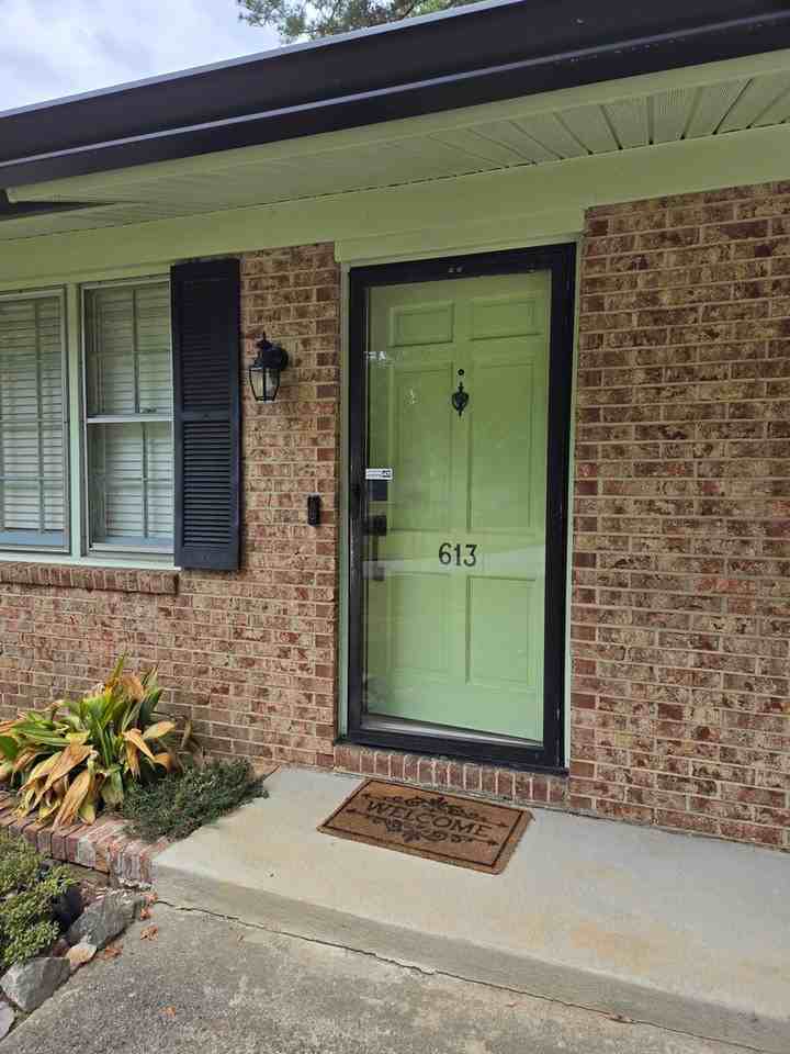 613 Westbury Dr - Photo 3 of 21