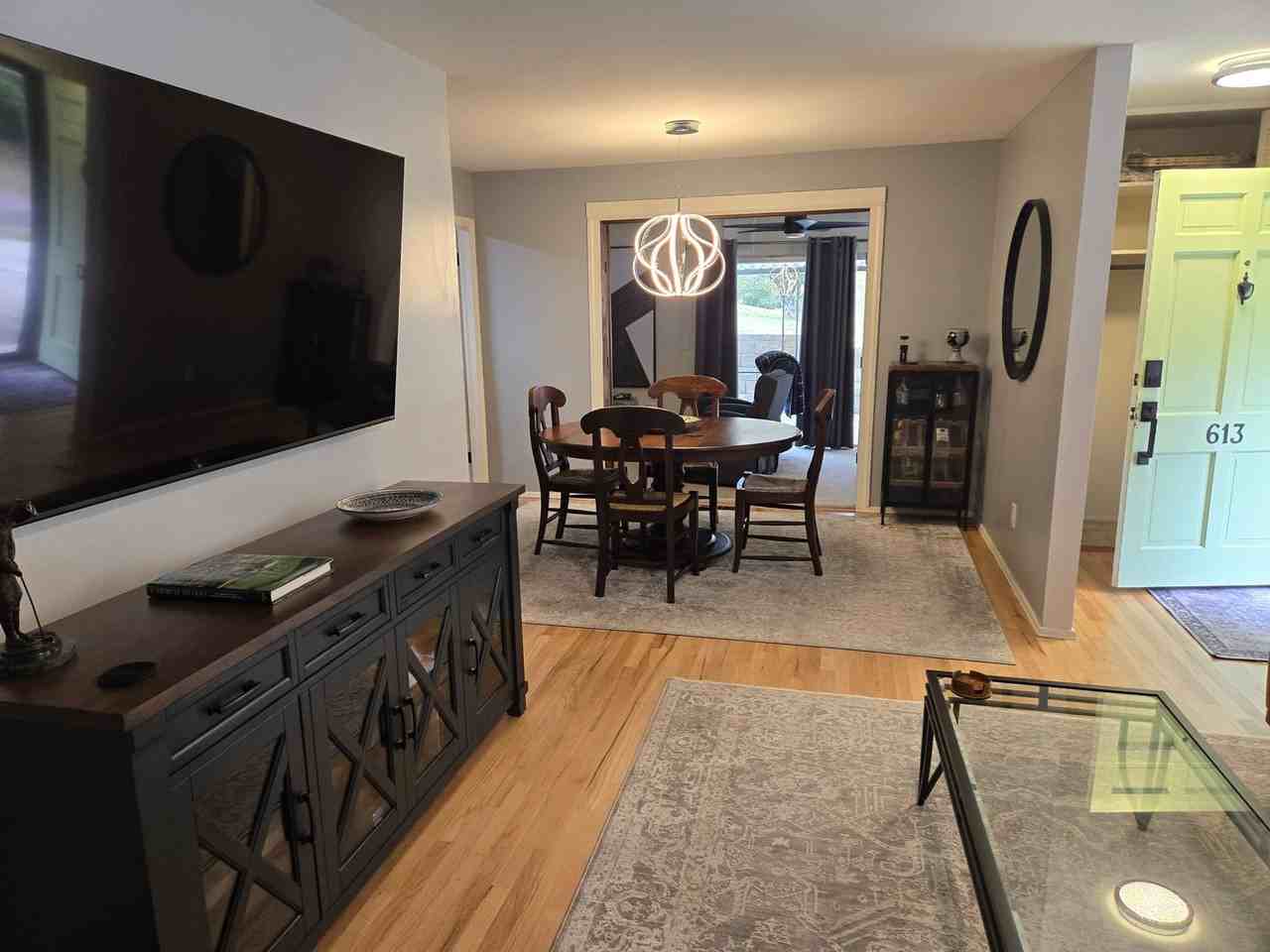 613 Westbury Dr - Photo 4 of 21