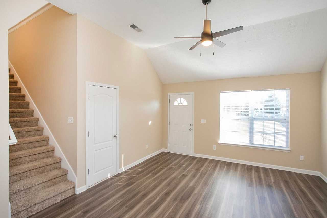 405 Knob Ct - Photo 5 of 35