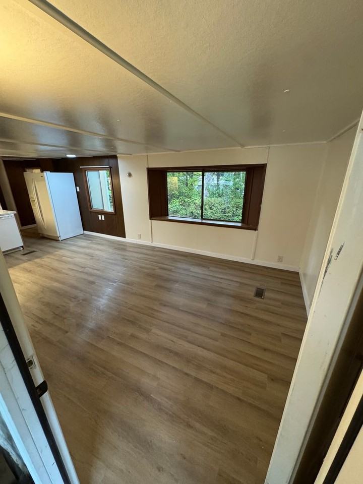 4930 Ne Dawn Ln - Photo 2 of 18