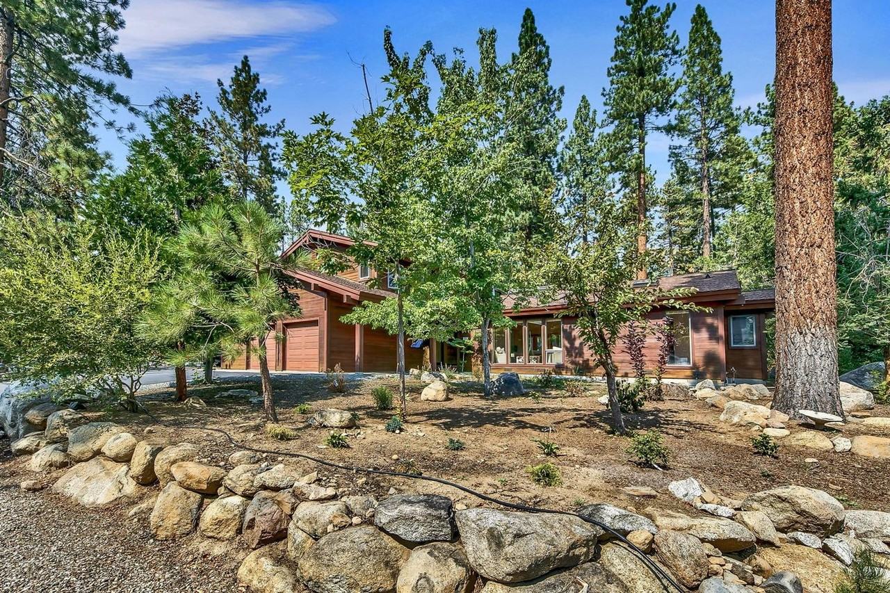 982 Village Boulevard - Photo 3 of 25