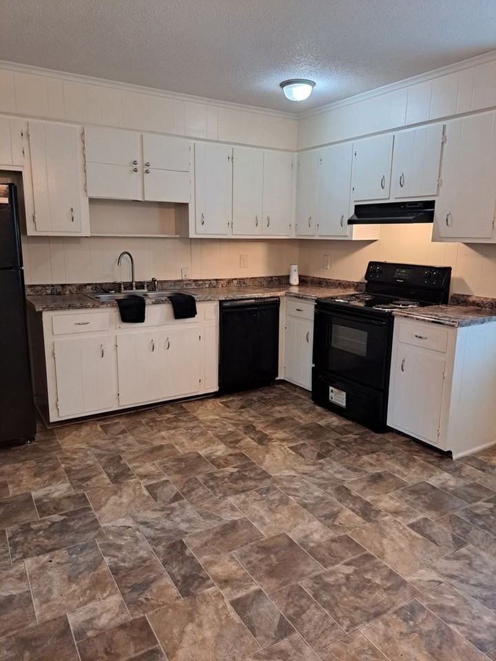 1466 Hephzibah Mcbean Rd - Photo 2 of 17