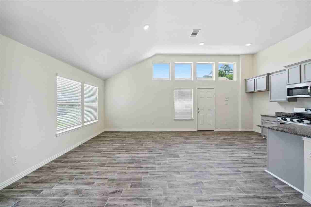 222 N Lynx Trl - Photo 7 of 28