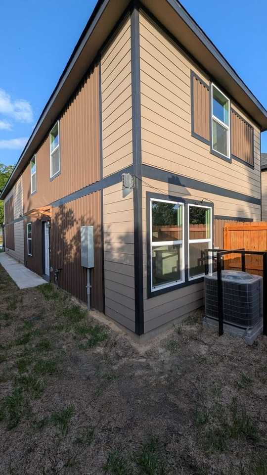 7613 Shotwell St #B - Photo 2 of 30