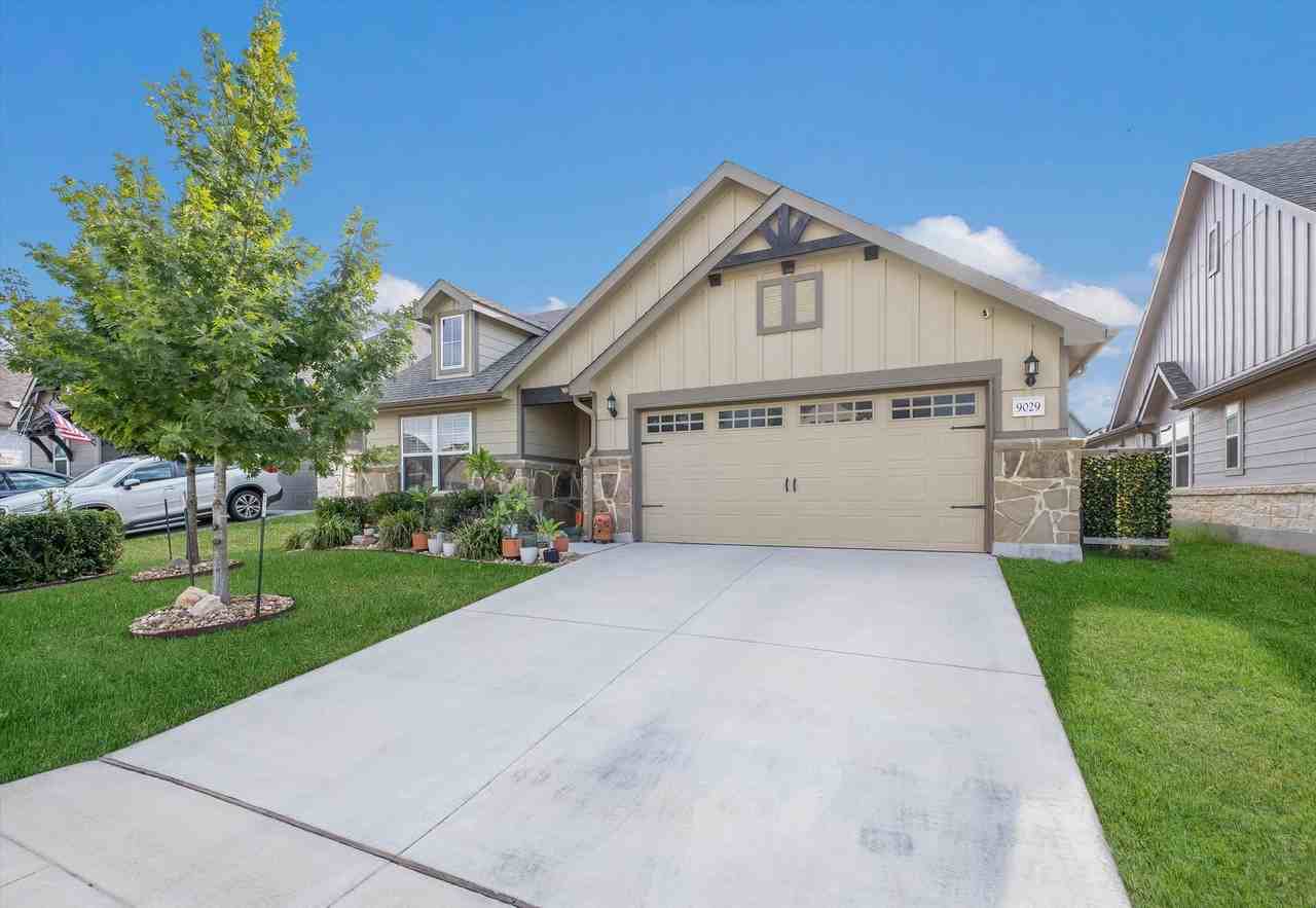 9029 Curling Post - Photo 3 of 50