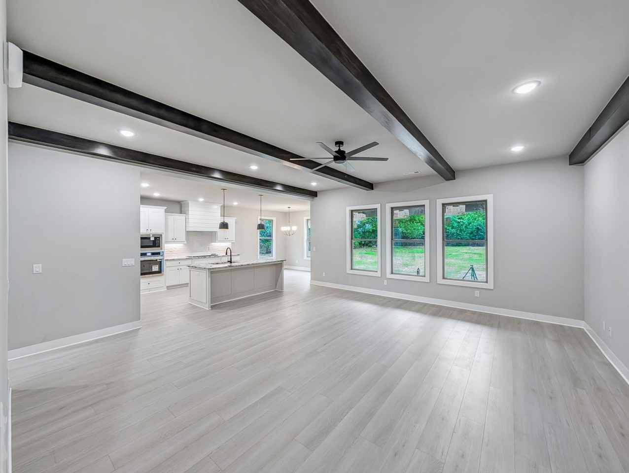 10 Olmsted Cir - Photo 4 of 27