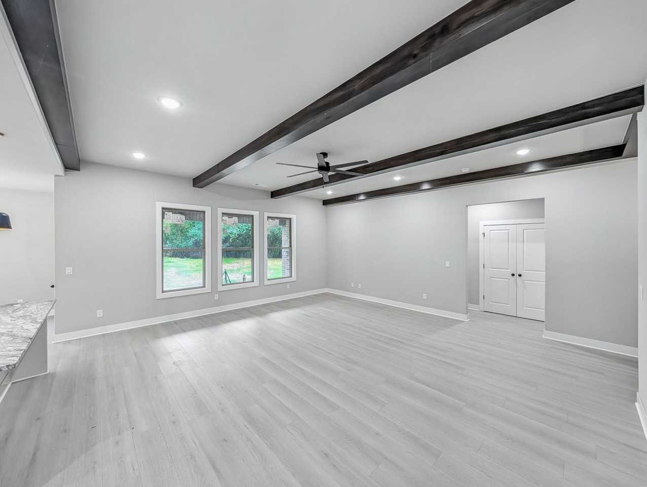 10 Olmsted Cir - Photo 5 of 27