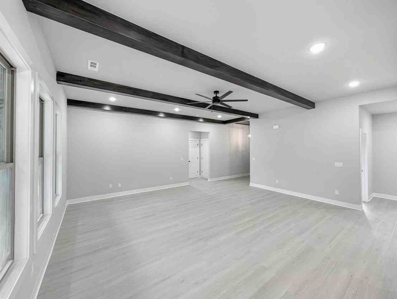 10 Olmsted Cir - Photo 6 of 27