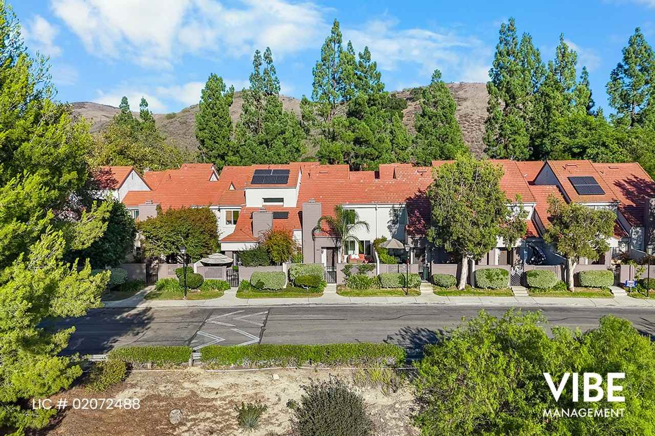 1009 Via Colinas - Photo 4 of 38