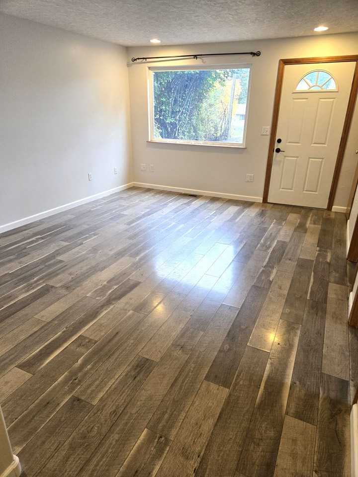 13652 Southeast Richey Road - Photo 2 of 27