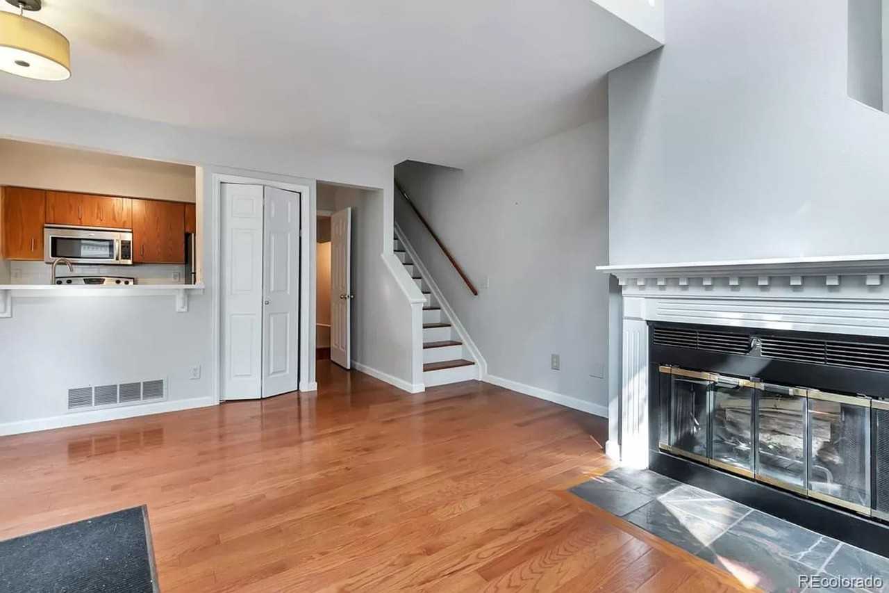 2135 Spruce St - Photo 4 of 32