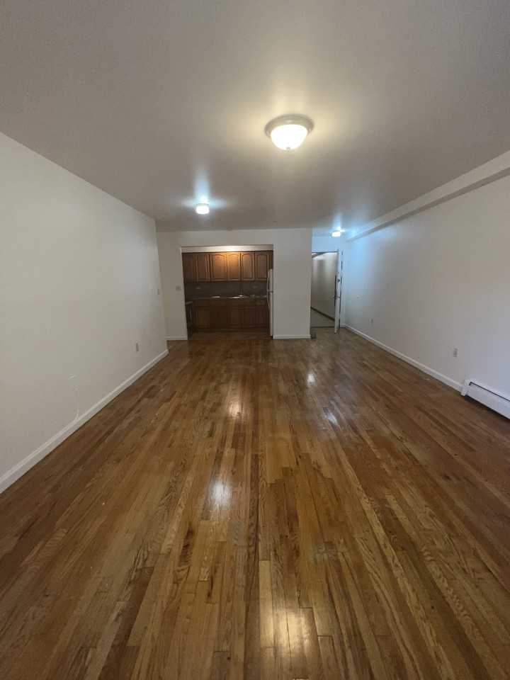 1349 Franklin Ave #2D - Photo 2 of 12