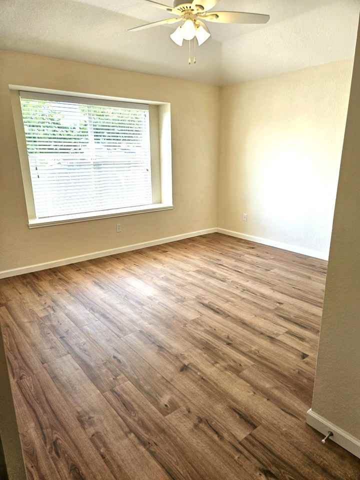 1002 Woodview Dr #NA - Photo 6 of 13