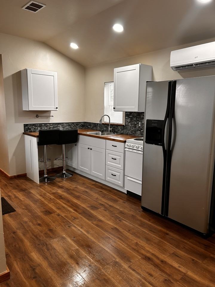 225 N Hickory #NA - Photo 3 of 14