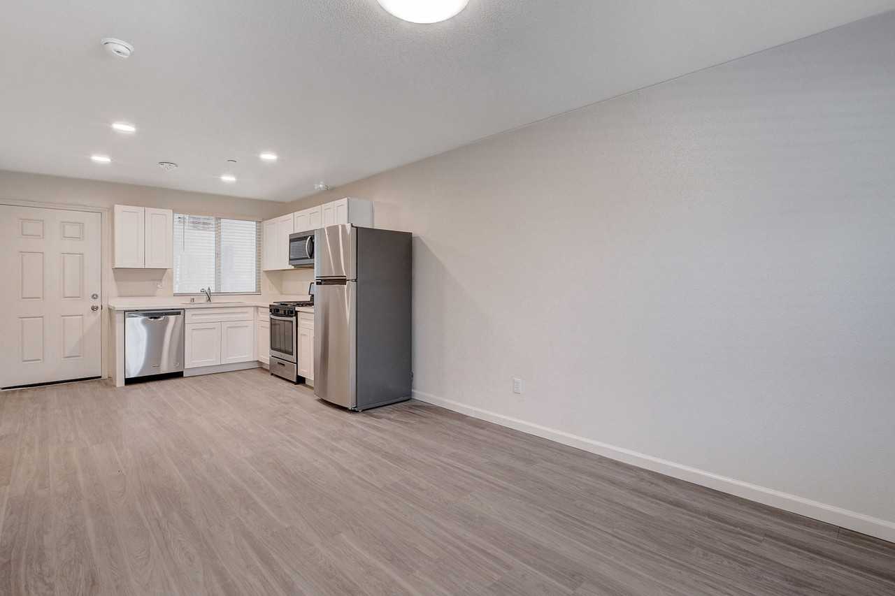 405 S 10th St #6 - Photo 4 of 11