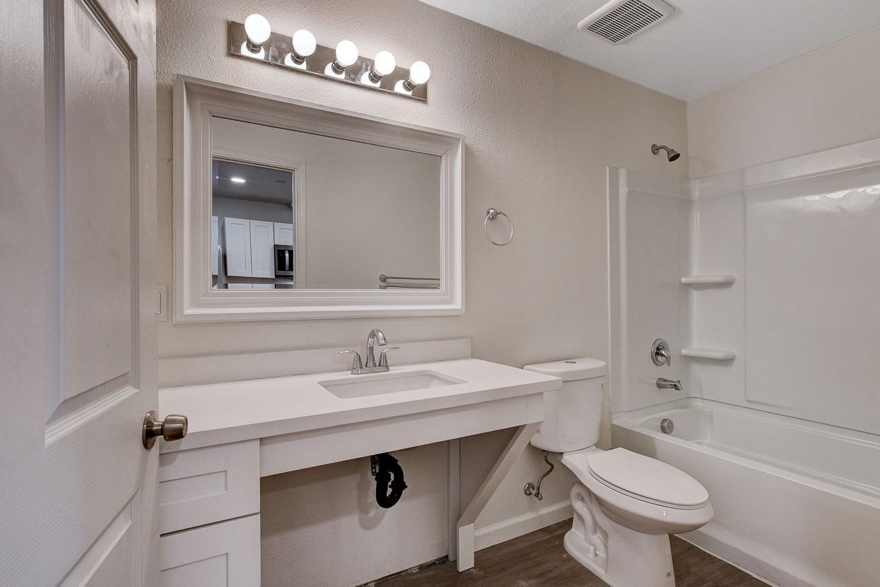 405 S 10th St #6 - Photo 6 of 11