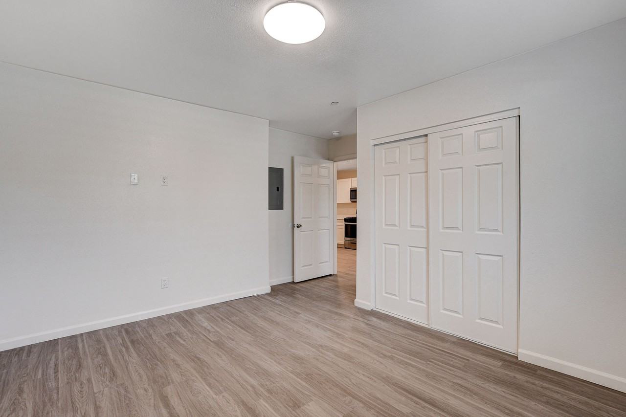 405 S 10th St #6 - Photo 5 of 11