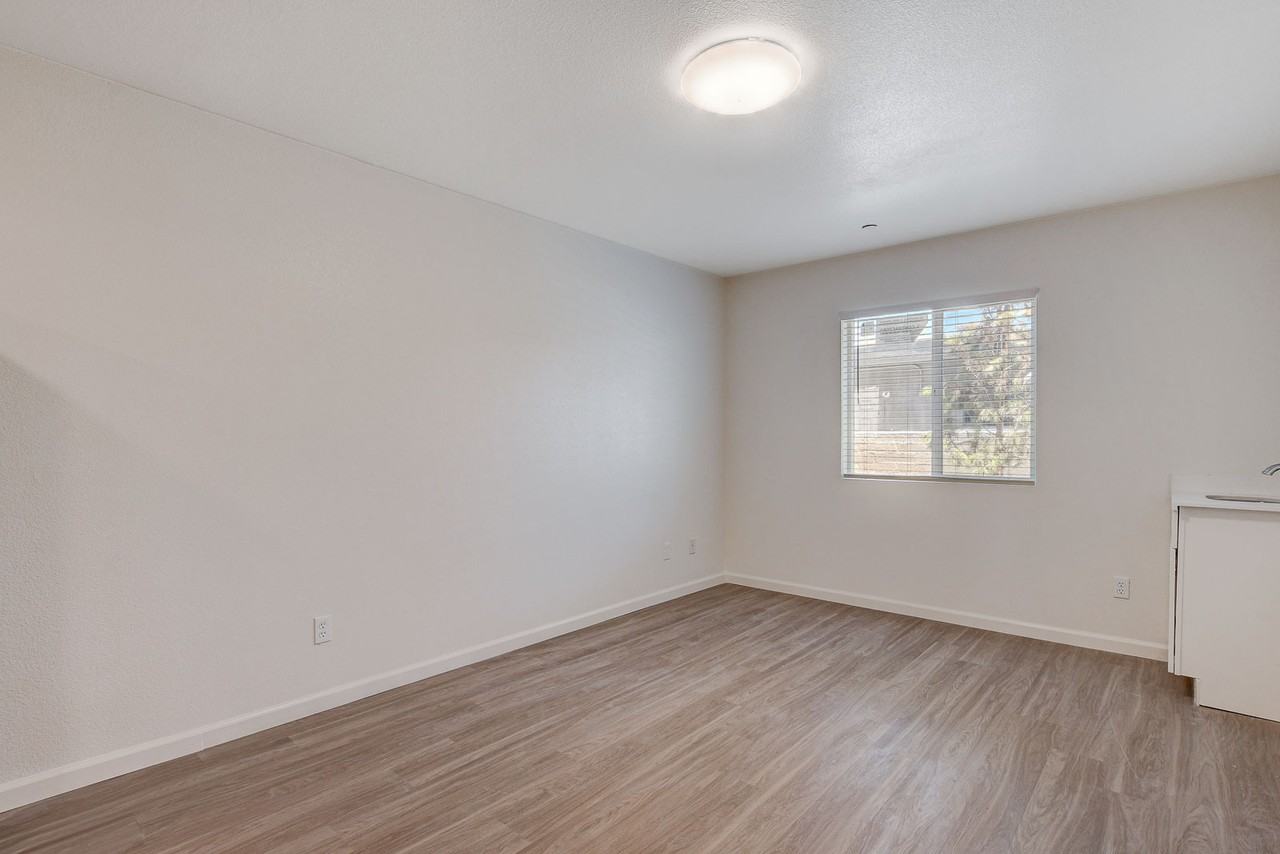 405 S 10th St #6 - Photo 7 of 11