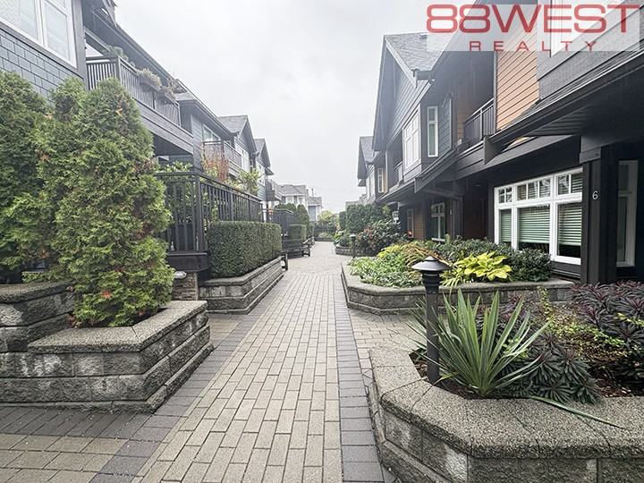 263 5th Street East #5 - Photo 2 of 43