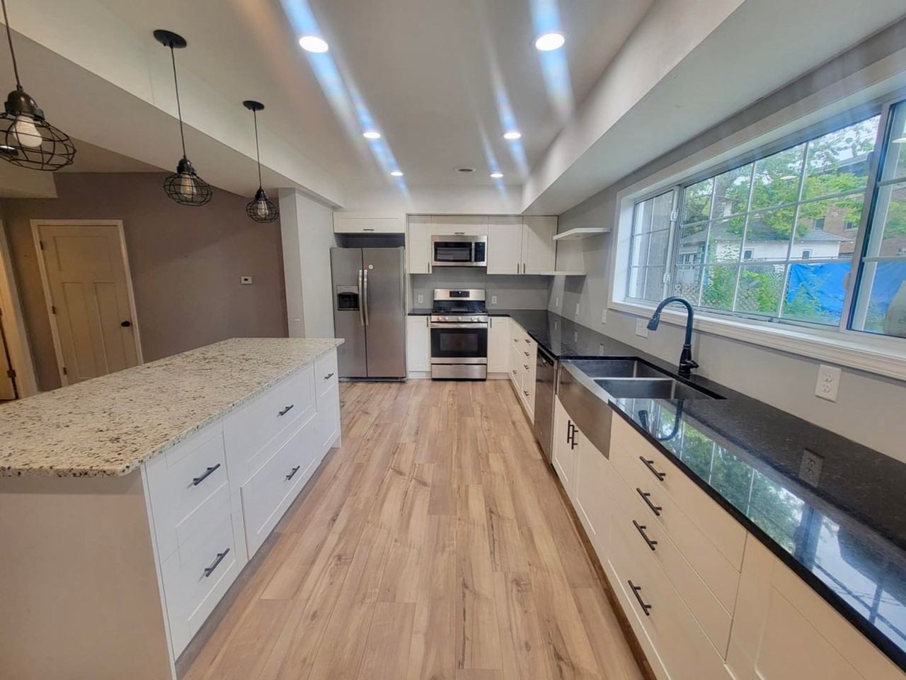 47 1/2 6th Ave S - Photo 4 of 22