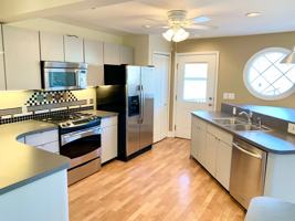 featured image of 156 N Worth St