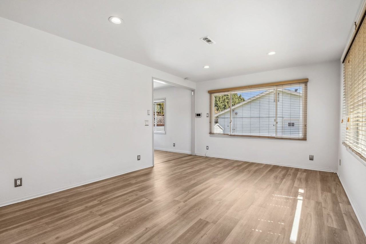 1618 Fernside Blvd - Photo 2 of 28