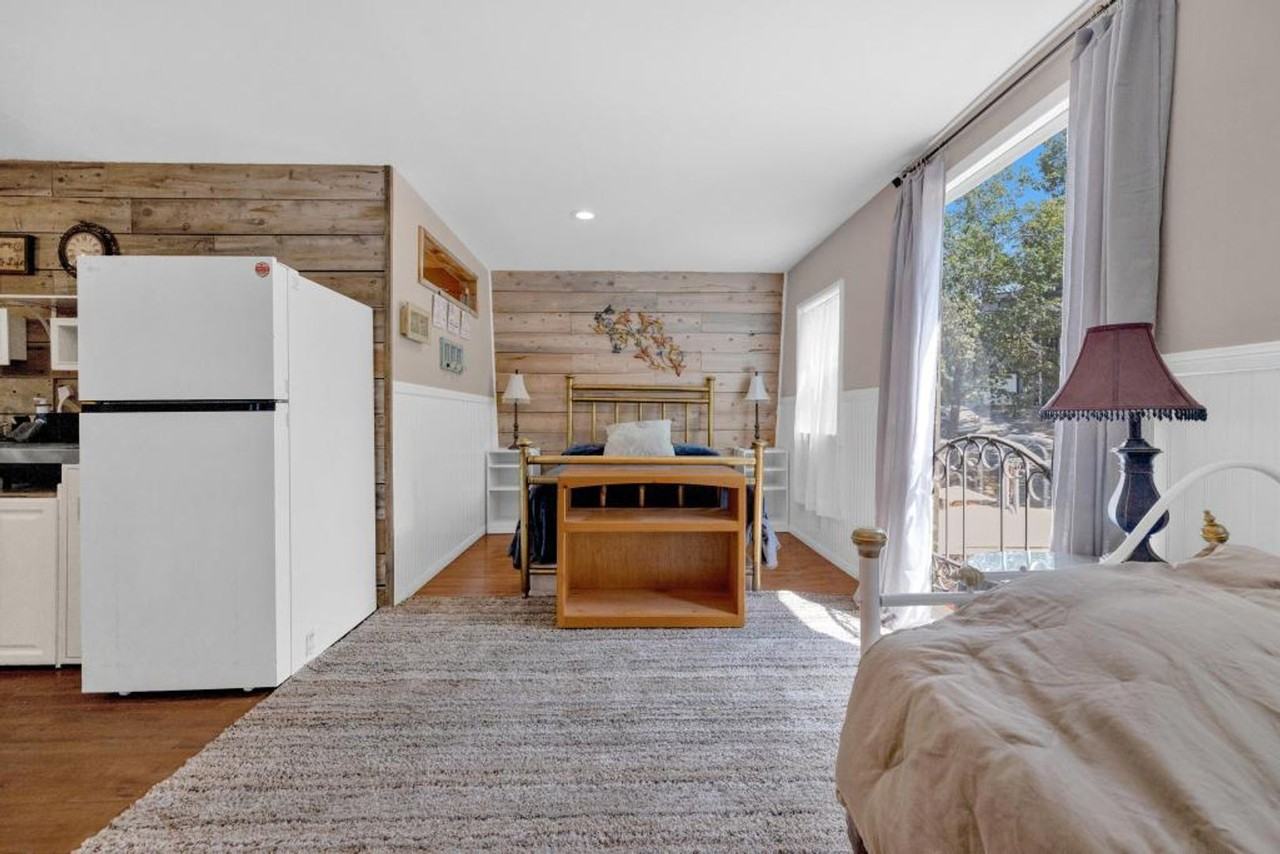 920 Chapin Dr - Photo 2 of 14