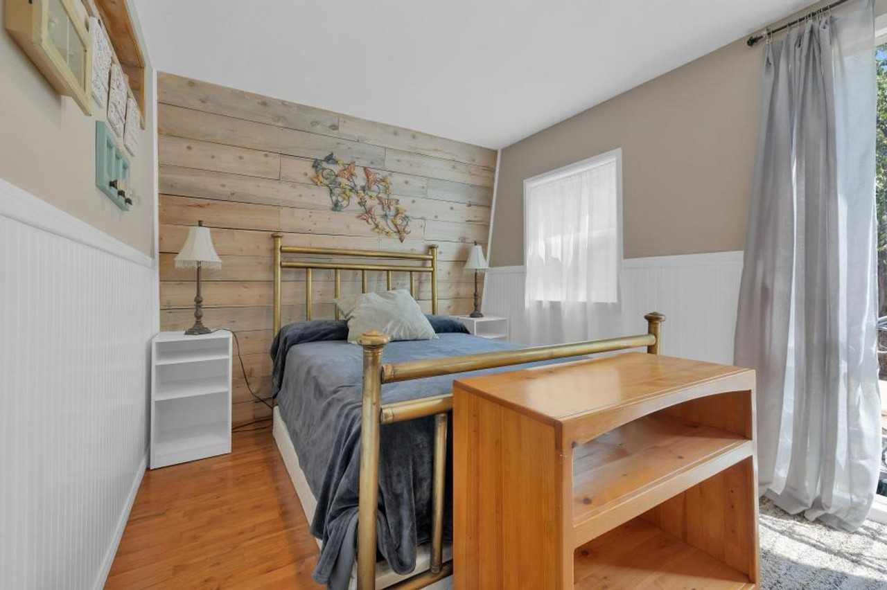 920 Chapin Dr - Photo 3 of 14