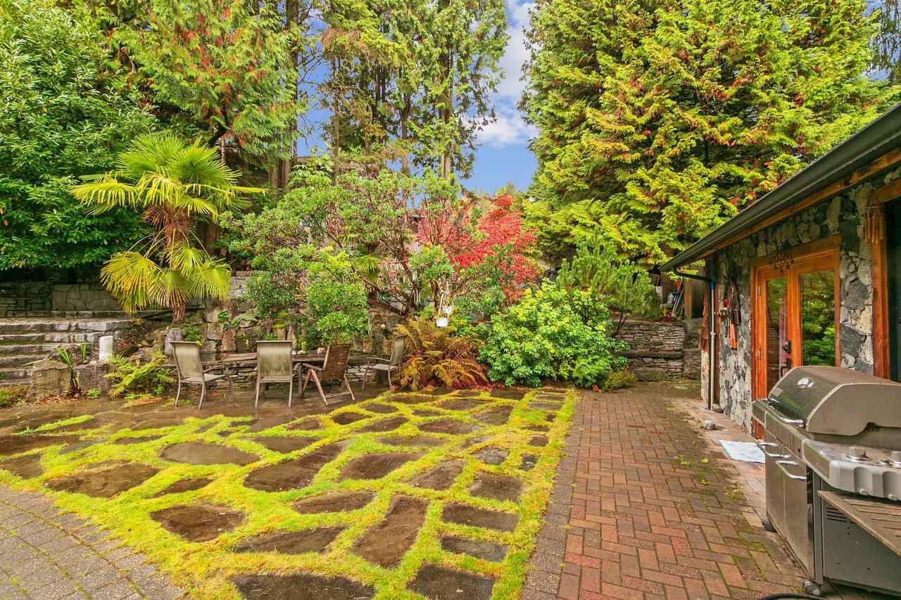 1415 18th Street East - Photo 4 of 11