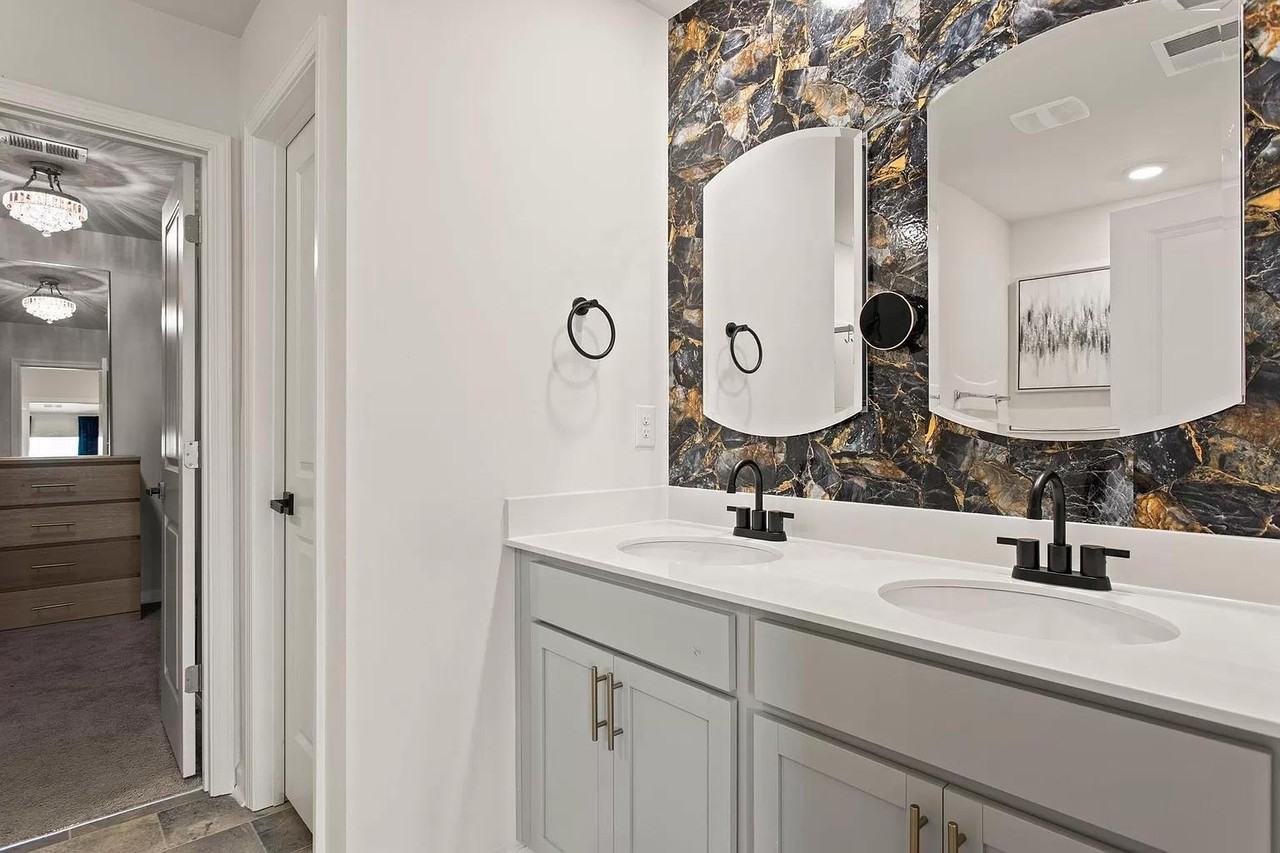 1046 Elmswell Ln - Photo 4 of 30