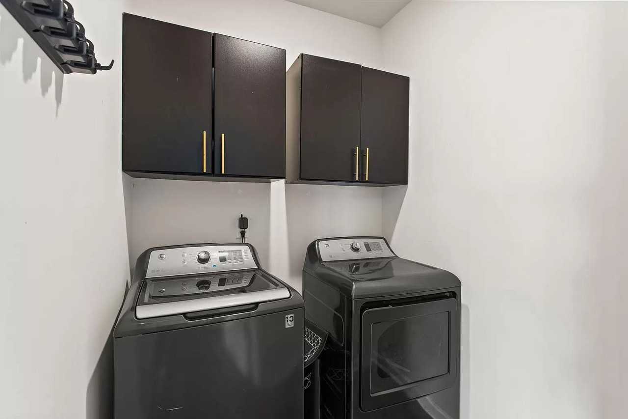 1046 Elmswell Ln - Photo 3 of 30