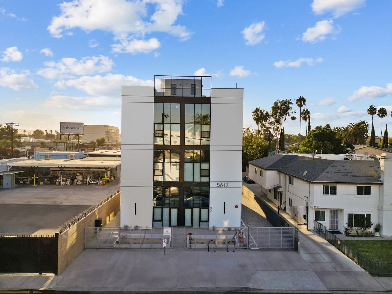 5617 Klump Ave - Photo 7 of 39