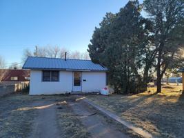 featured image of 1017 W 14th Ln