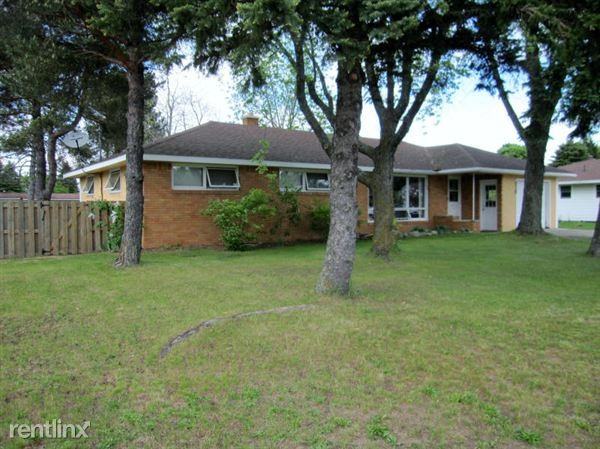 730 W Petoskey St - Photo 2 of 4