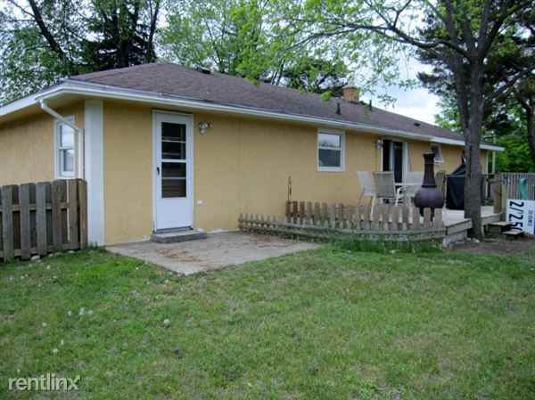 730 W Petoskey St - Photo 3 of 4