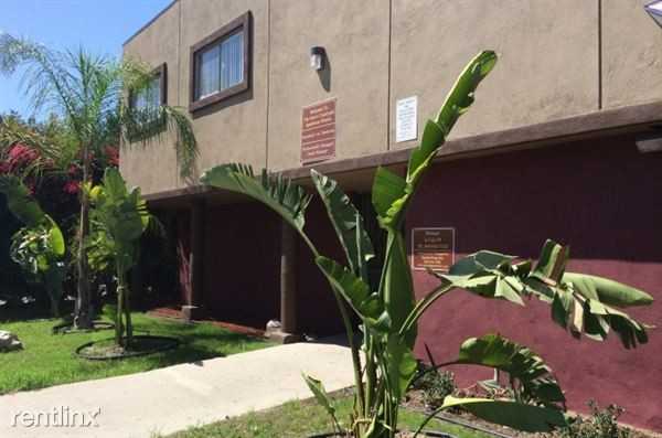 12437 Harris Ave - Photo 2 of 10