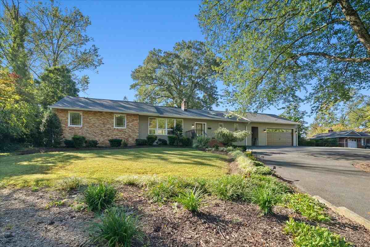 1217 Morningside Ln - Photo 2 of 40