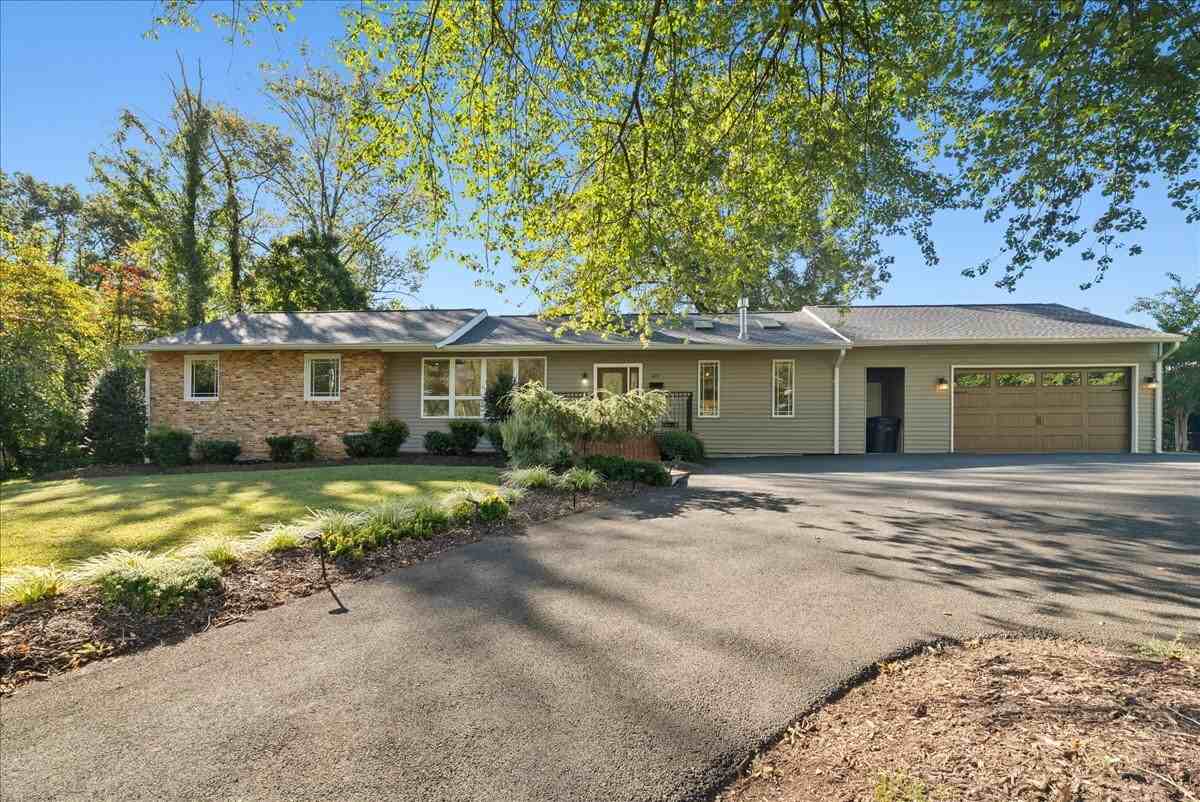 1217 Morningside Ln - Photo 3 of 40